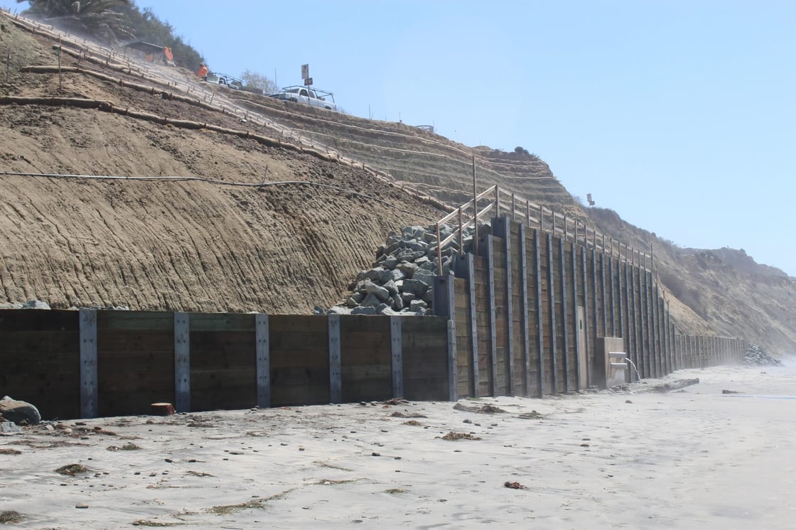 seawalls del mar